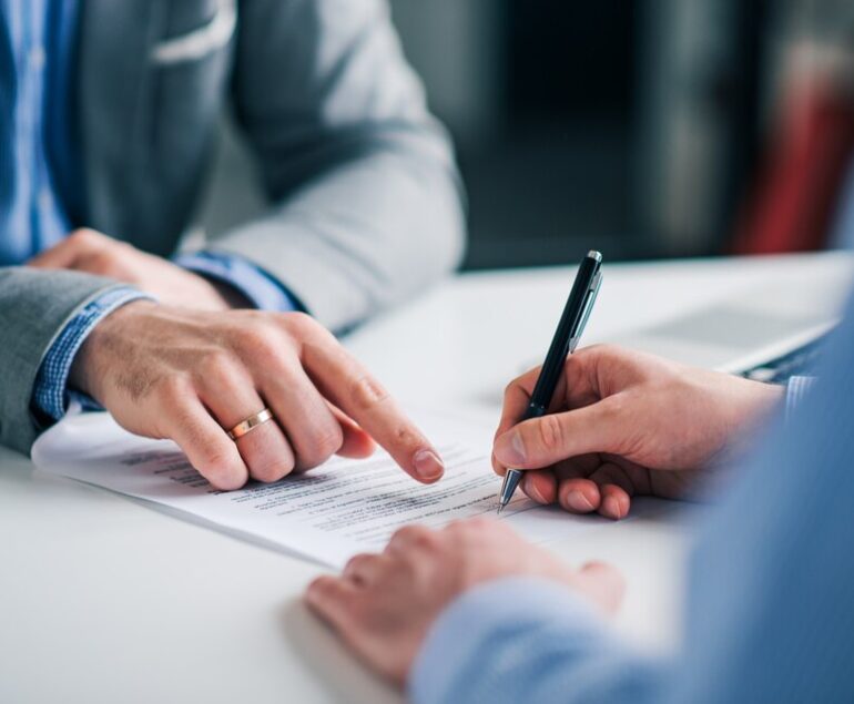 20230905141154 fpdl.in empresarios senalan donde firmar contrato documentos legales o formulario solicitud 109710 1812 large